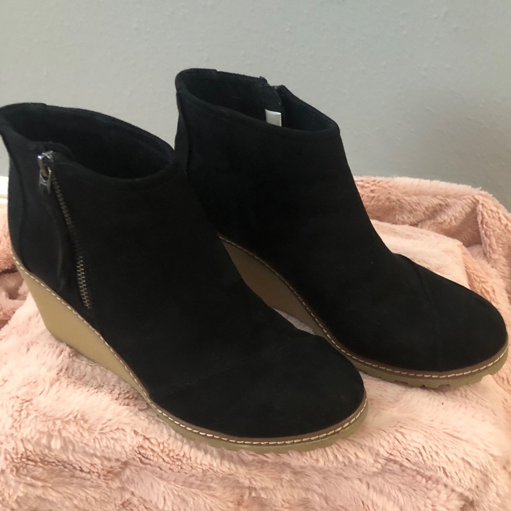 TOMS boots
